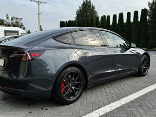 Tesla Model 3 foto 3