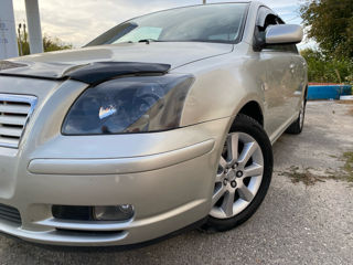 Toyota Avensis foto 8