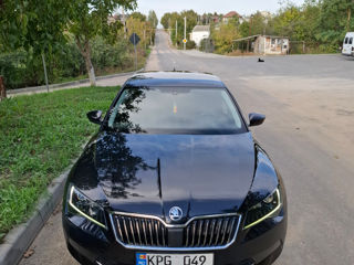 Skoda Superb foto 1