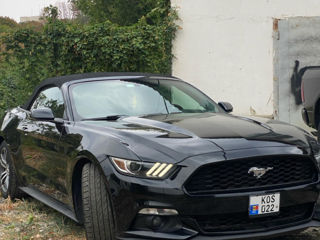 Ford Mustang foto 2