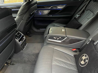 BMW 7 Series foto 8