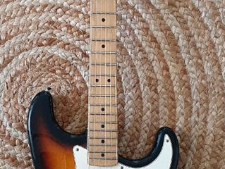 Fender Stratocaster ( Made in Mexico)