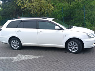 Toyota Avensis foto 7