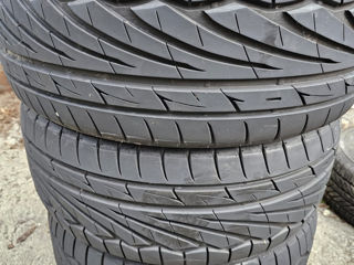 Toyo 235/45 R18 foto 2