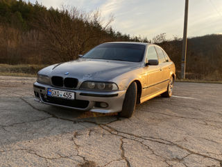 BMW 5 Series foto 7