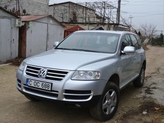 Volkswagen Touareg foto 1