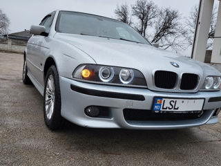 BMW 5 Series foto 4