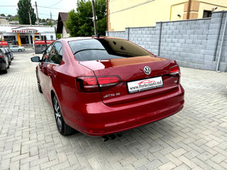 Volkswagen Jetta foto 4