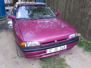 Mazda 323 foto 2