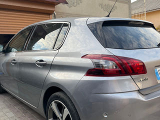 Peugeot 308 foto 1