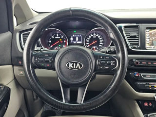 KIA Carnival foto 10