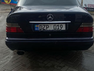 Mercedes Series (W124) foto 3