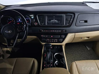 KIA Carnival foto 5