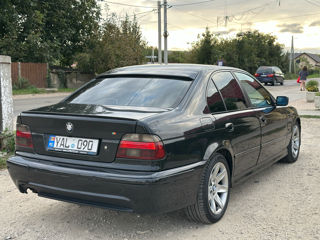 BMW 5 Series foto 4