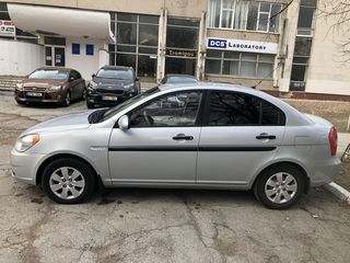 Hyundai Accent foto 3