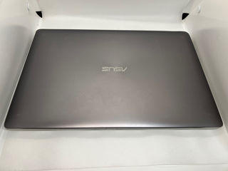 Asus Zenbook Pro 4K foto 2