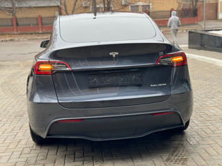 Tesla Model Y foto 15