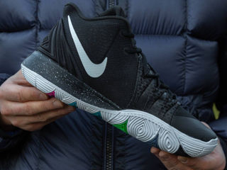 Nike Kyrie 5 EP Black Magic foto 5