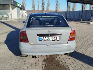 Opel Astra foto 2