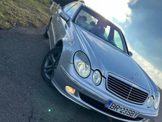 Mercedes E-Class foto 2