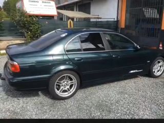 BMW 5 Series foto 4