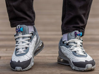 Nike Air Max 270 React Grey x Travis Scott foto 7