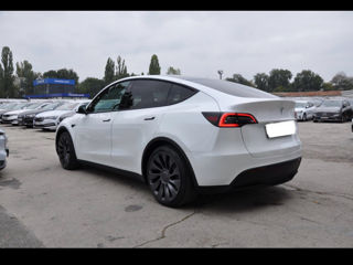 Tesla Model Y foto 4