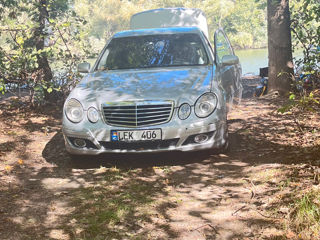 Mercedes E-Class foto 2