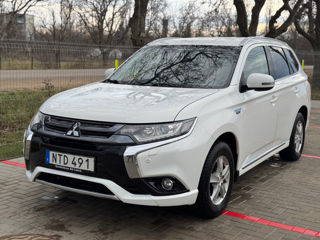 Mitsubishi Outlander foto 2