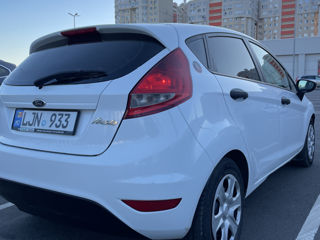 Ford Fiesta foto 5