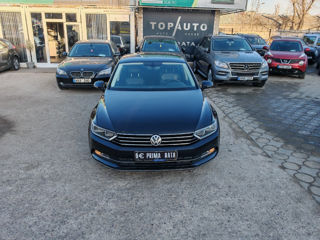 Volkswagen Passat foto 2