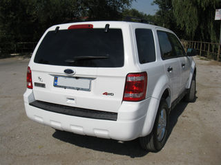 Ford Escape foto 5