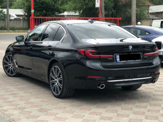 BMW 5 Series foto 4