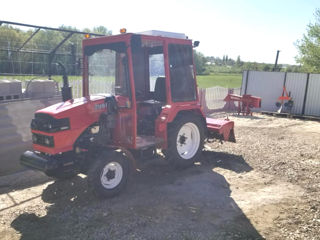 Tractor Zubr 25 c.p. foto 6