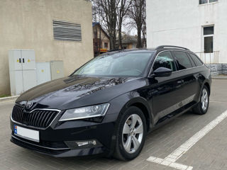 Skoda Superb foto 1