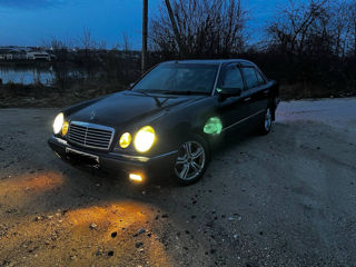 Mercedes E-Class foto 3