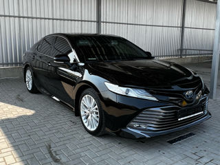 Bara din fata Toyota Camry 70