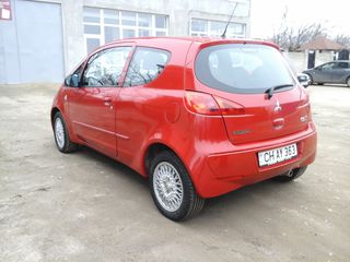 Mitsubishi Colt foto 2