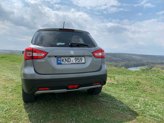 Suzuki S-Cross foto 2