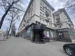 Se vinde spatiu comercial, 220 mp,amplasat în sect. Centru, str. Ștefan cel Mare.