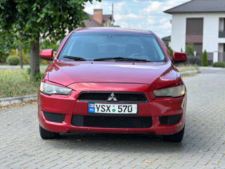 Mitsubishi Lancer foto 2