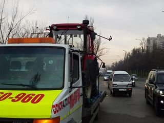 Efectuam Sevicii de tractări auto pe platformă în Moldova și Europa. foto 2