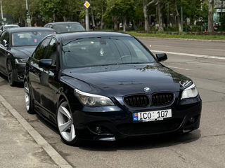 BMW 5 Series foto 1