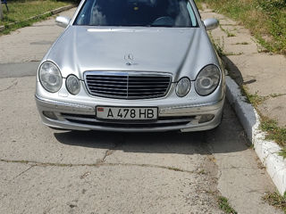 Mercedes E-Class foto 2