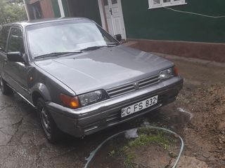 Nissan Sunny foto 3