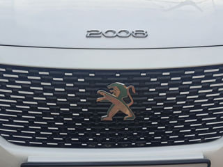 Peugeot e2008 foto 9