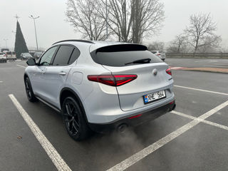 Alfa Romeo Stelvio foto 7