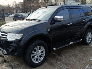 Mitsubishi Pajero Sport foto 2