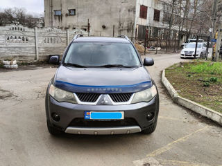 Mitsubishi Outlander foto 2