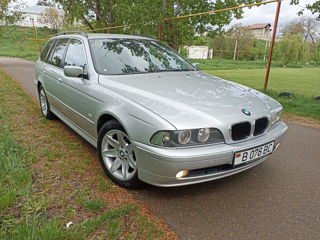 BMW 5 Series foto 2